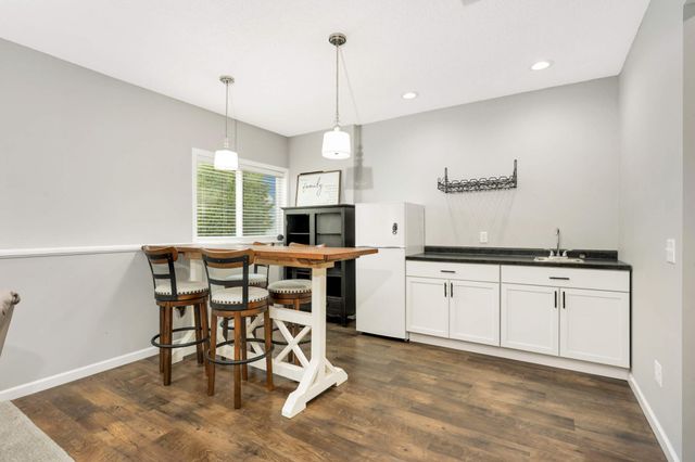11779 Harvest Path, Woodbury, MN 55129
