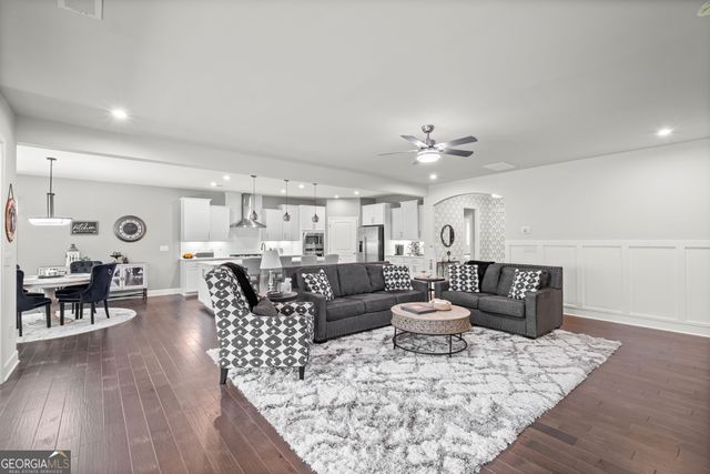 900 Ravenwood Way, Canton, GA 30115