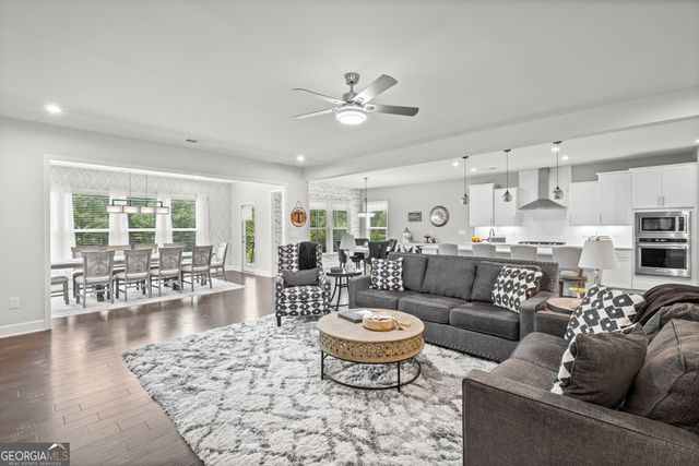 900 Ravenwood Way, Canton, GA 30115