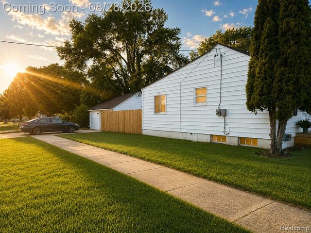 948 Hubbard Avenue, Flint, MI 48503