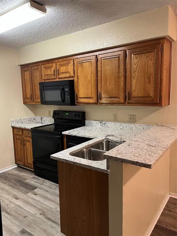 7464 Queensbury Circle, Fort Worth, TX 76133