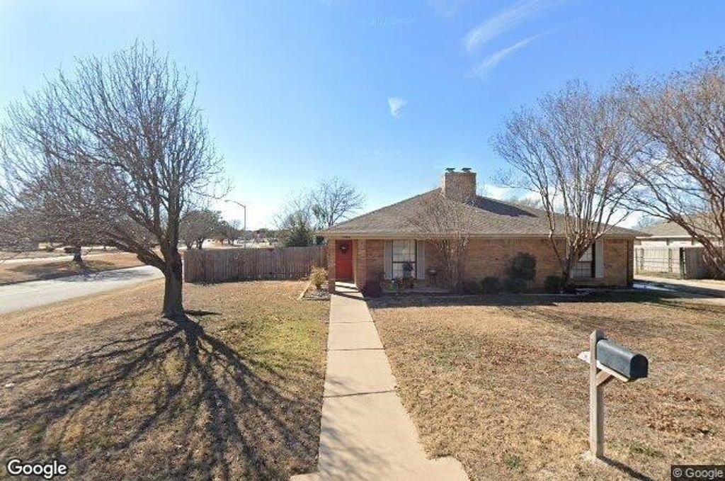 7464 Queensbury Circle, Fort Worth, TX 76133