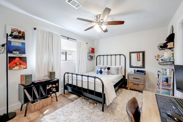 213 Overlook CT, Wimberley, TX 78676