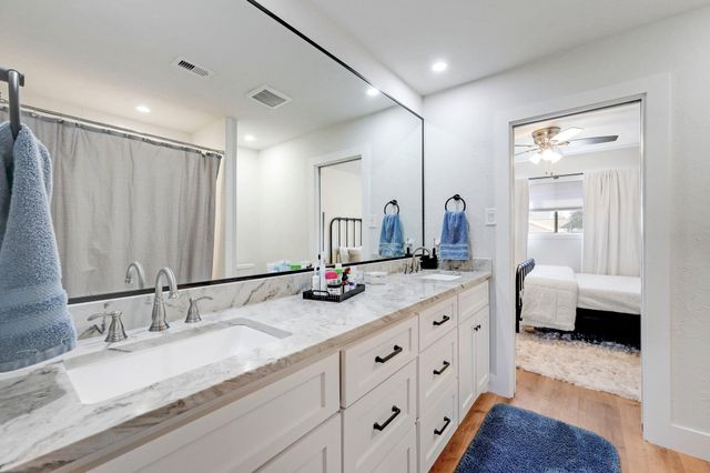 213 Overlook CT, Wimberley, TX 78676