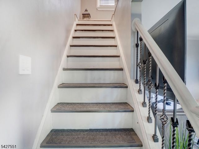 382 Douglas Rd, Roselle Boro, NJ 07203