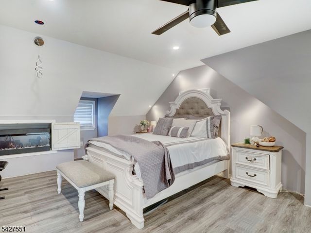 382 Douglas Rd, Roselle Boro, NJ 07203