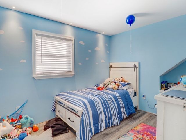 382 Douglas Rd, Roselle Boro, NJ 07203