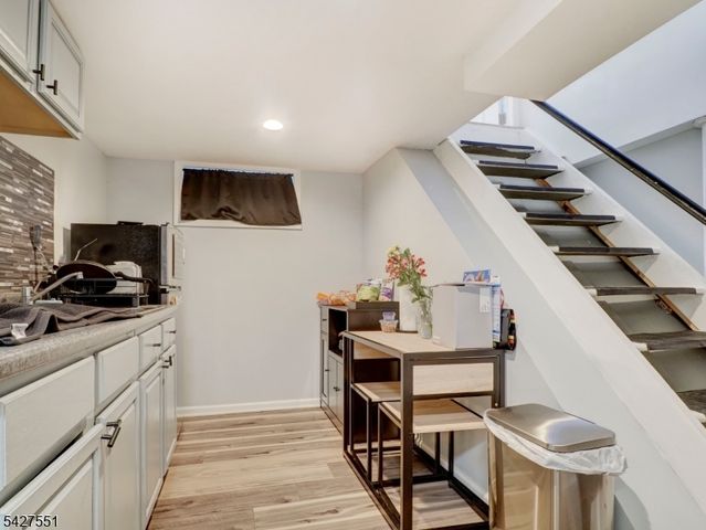 382 Douglas Rd, Roselle Boro, NJ 07203