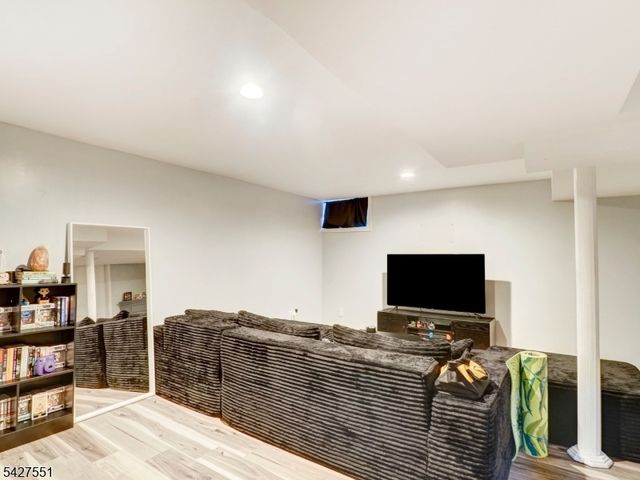 382 Douglas Rd, Roselle Boro, NJ 07203