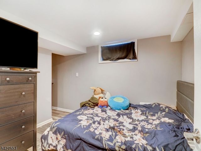 382 Douglas Rd, Roselle Boro, NJ 07203