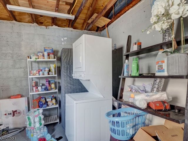 382 Douglas Rd, Roselle Boro, NJ 07203