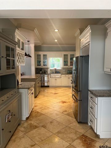 2217 Bass Hollow Circle, Jacksonville, TX 75766