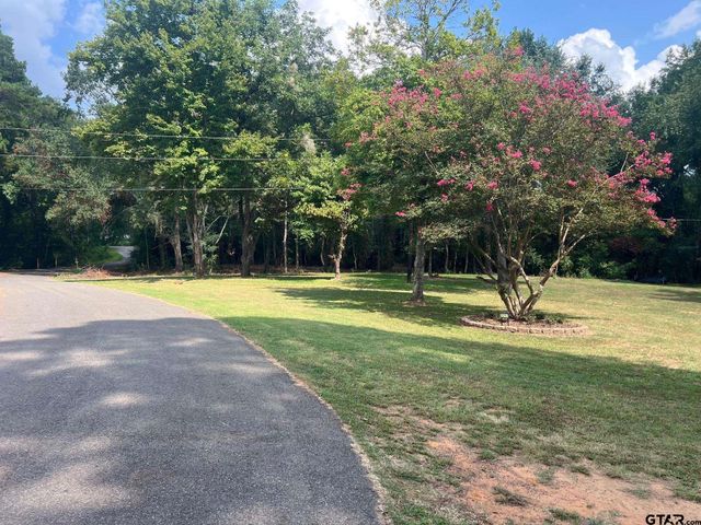 2217 Bass Hollow Circle, Jacksonville, TX 75766