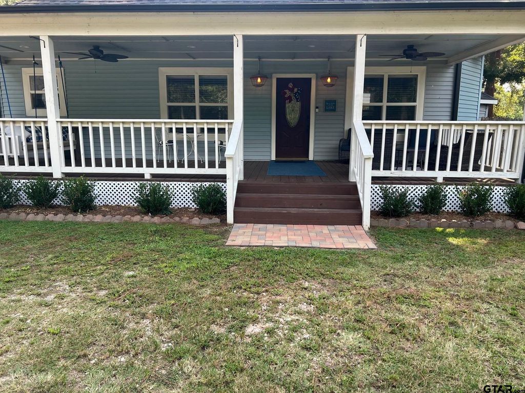 2217 Bass Hollow Circle, Jacksonville, TX 75766