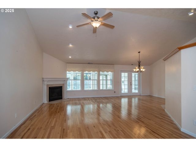 204 RAINBOW RIDGE Ave, Roseburg, OR 97471