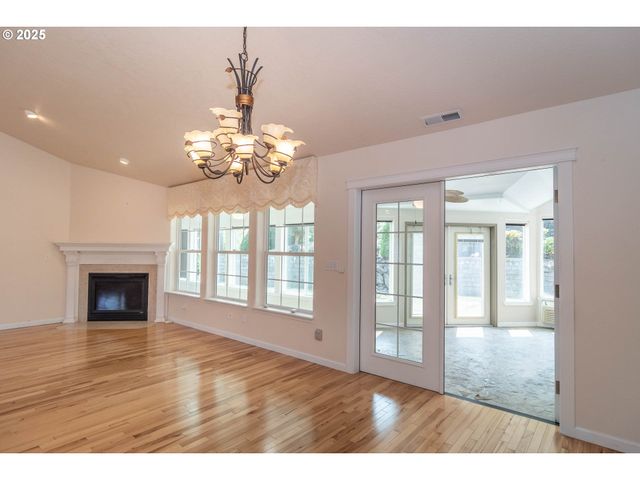 204 RAINBOW RIDGE Ave, Roseburg, OR 97471