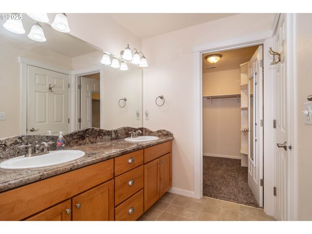 204 RAINBOW RIDGE Ave, Roseburg, OR 97471