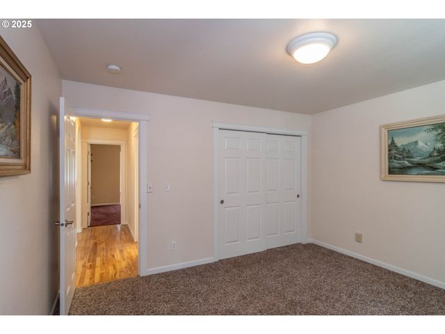 204 RAINBOW RIDGE Ave, Roseburg, OR 97471