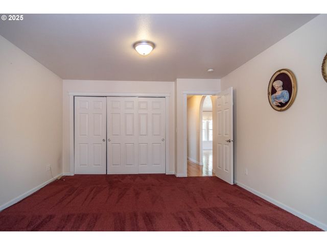 204 RAINBOW RIDGE Ave, Roseburg, OR 97471