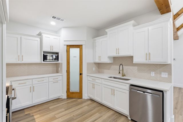 7694 Portwood Road, Azle, TX 76020