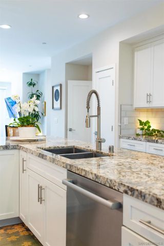 4028 Shasta St, San Diego, CA 92109
