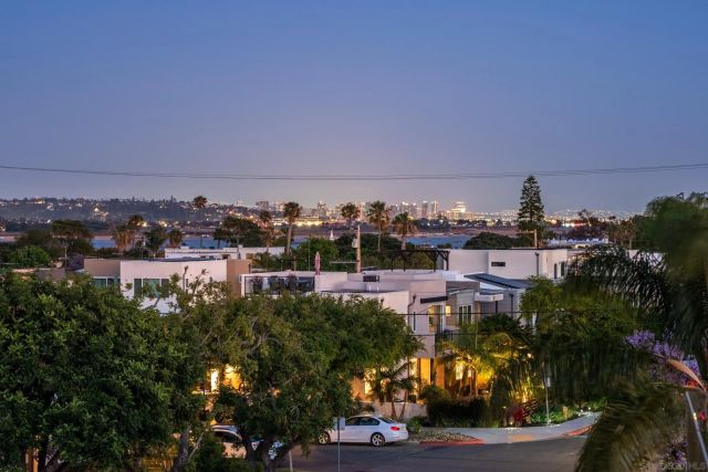 4028 Shasta St, San Diego, CA 92109