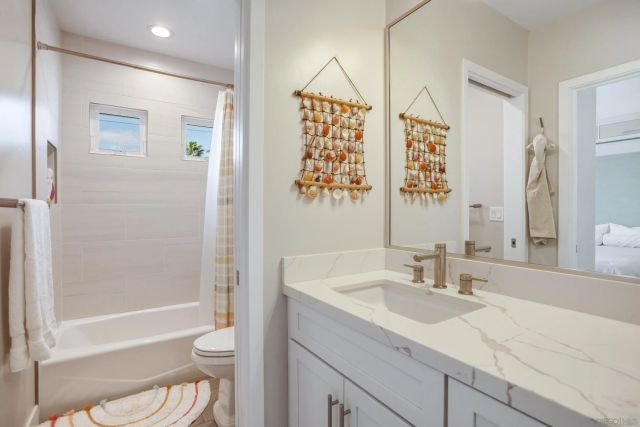 4028 Shasta St, San Diego, CA 92109