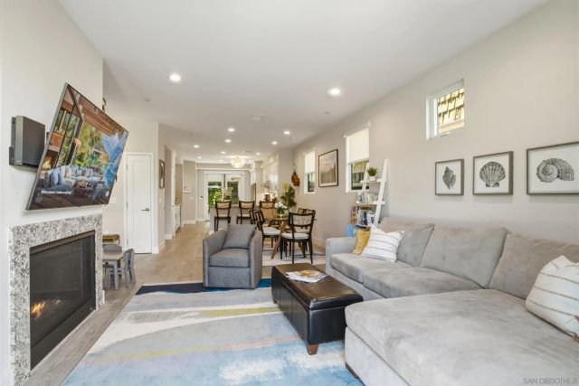4028 Shasta St, San Diego, CA 92109