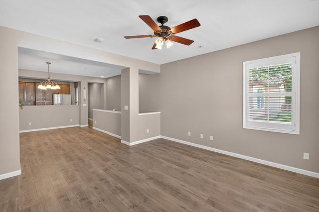 8150 Crystal Walk Cir, Elk Grove, CA 95758