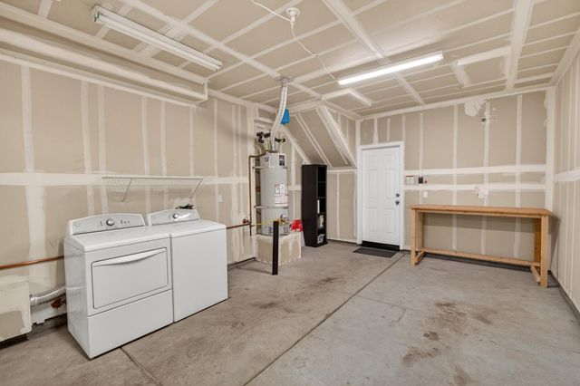 8150 Crystal Walk Cir, Elk Grove, CA 95758