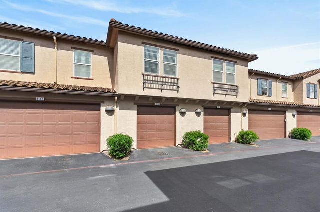 8150 Crystal Walk Cir, Elk Grove, CA 95758