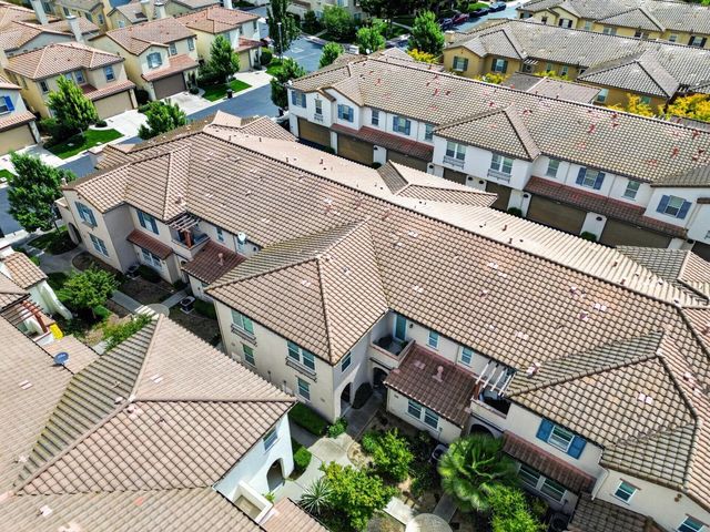 8150 Crystal Walk Cir, Elk Grove, CA 95758