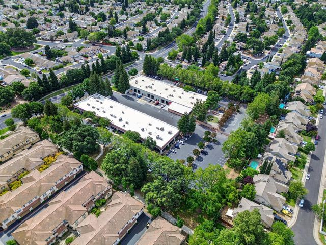 8150 Crystal Walk Cir, Elk Grove, CA 95758