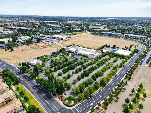 8150 Crystal Walk Cir, Elk Grove, CA 95758