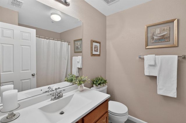 8150 Crystal Walk Cir, Elk Grove, CA 95758