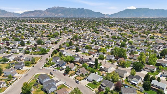 5416 S 4225 W, Roy, UT 84067