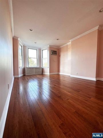 435 59th Street, West New York, NJ 07093