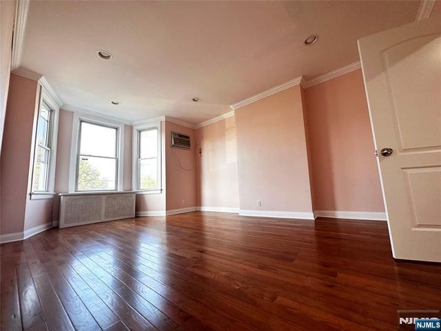 435 59th Street, West New York, NJ 07093