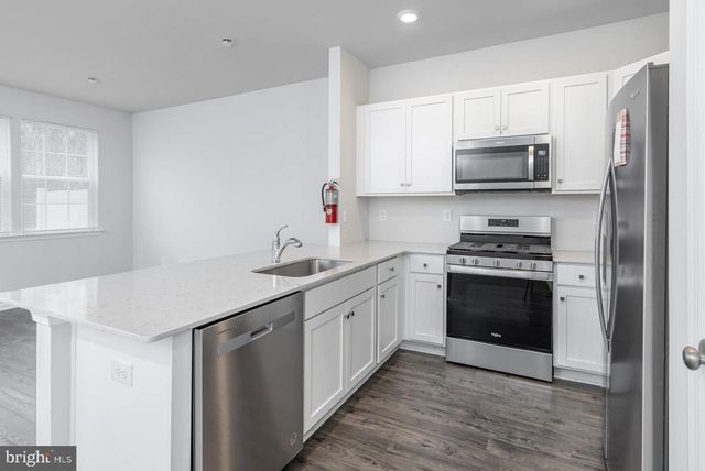 309 MAZZEO DR, Glassboro, NJ 08028