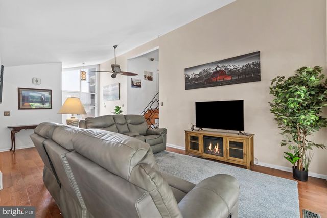 450 FOSTER DR, Springfield, PA 19064