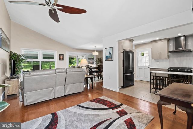450 FOSTER DR, Springfield, PA 19064