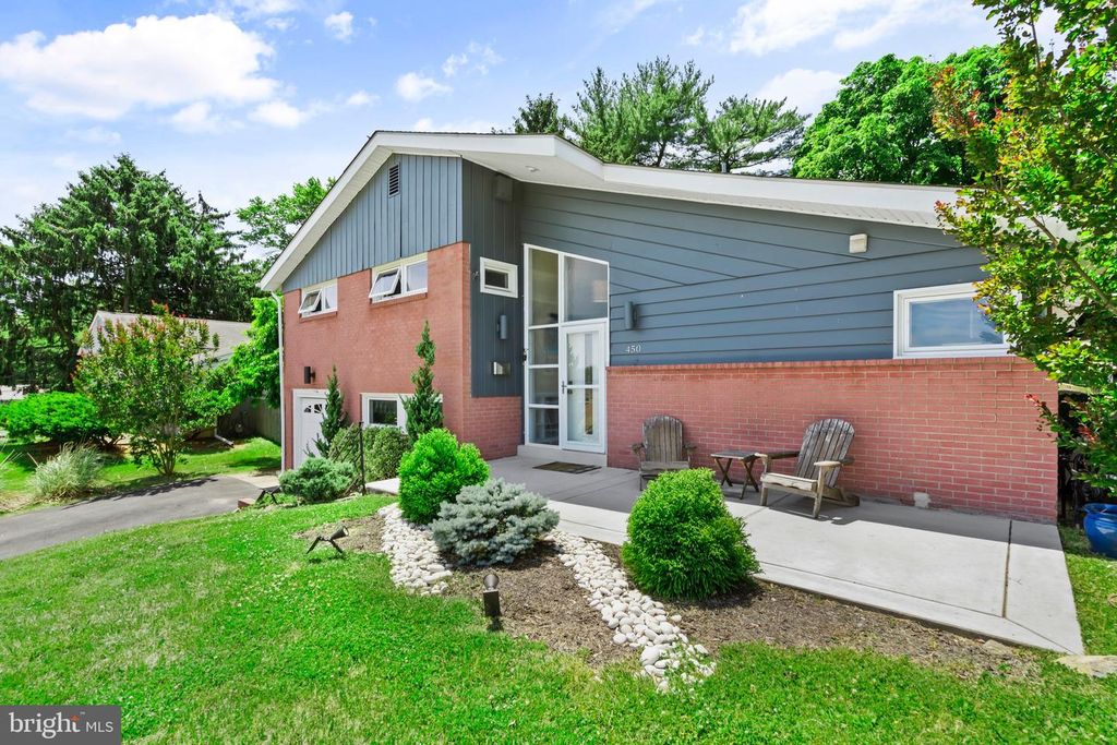 450 FOSTER DR, Springfield, PA 19064
