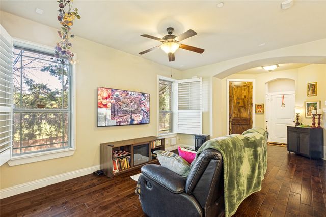 1017 Brook Hollow Drive, Euless, TX 76039