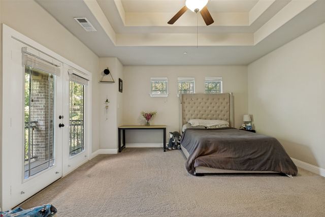 1017 Brook Hollow Drive, Euless, TX 76039