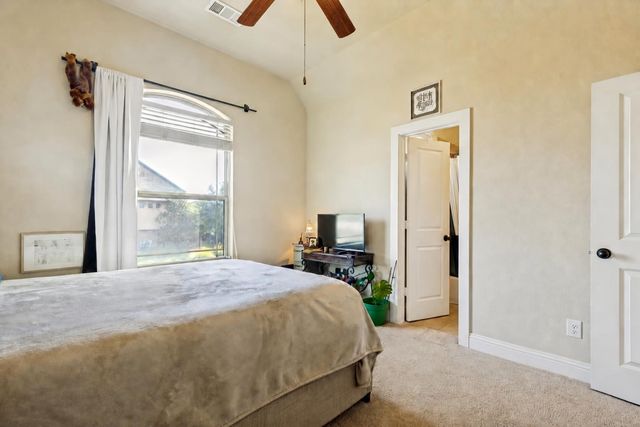 1017 Brook Hollow Drive, Euless, TX 76039