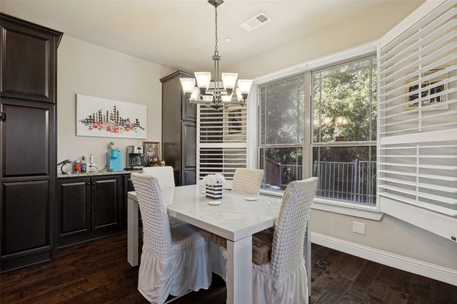 1017 Brook Hollow Drive, Euless, TX 76039