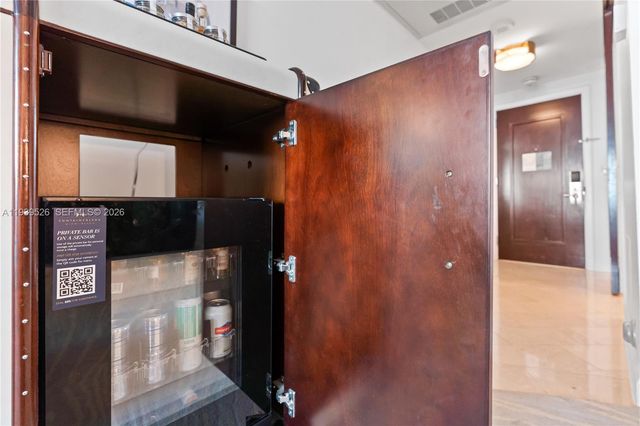 4391 Collins Ave 303, Miami Beach, FL 33140