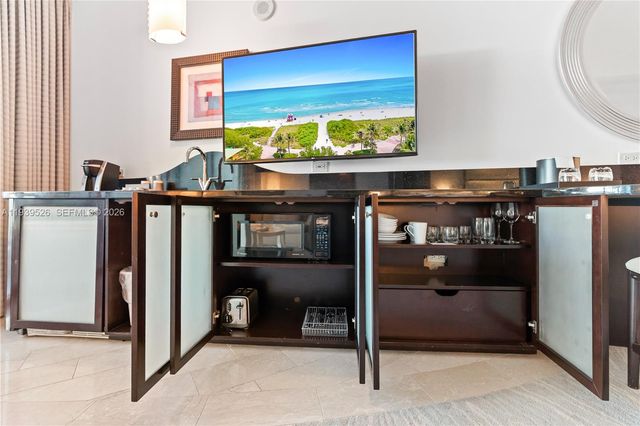 4391 Collins Ave 303, Miami Beach, FL 33140