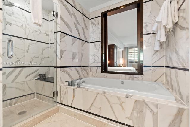 4391 Collins Ave 303, Miami Beach, FL 33140