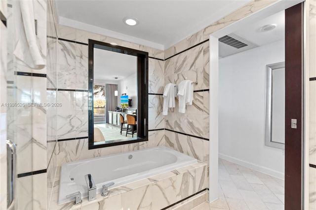 4391 Collins Ave 303, Miami Beach, FL 33140